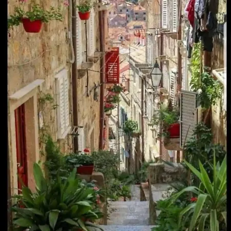 Rafo's Old Town Hideaway *