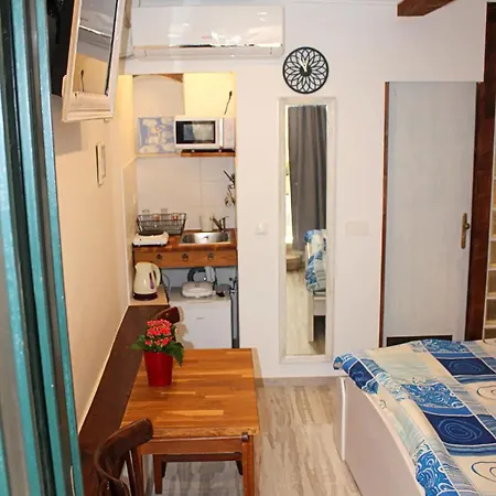 Rafo's Old Town Hideaway Apartamento