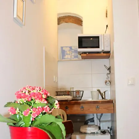 Rafo's Old Town Hideaway アパート *