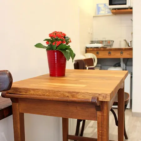 Rafo's Old Town Hideaway Apartment *