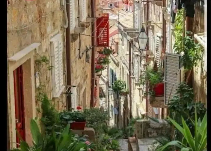 Rafo's Old Town Hideaway *